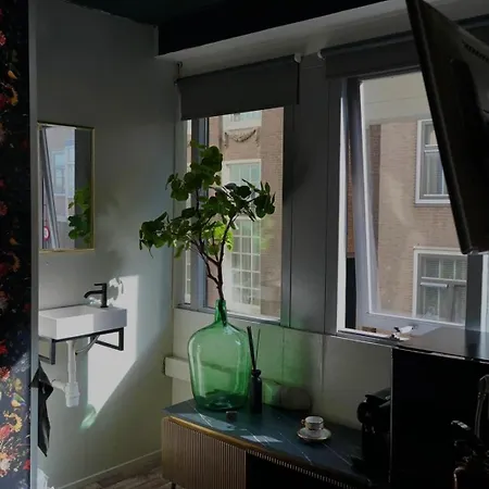 Enjoy ベッド・アンド・ブレックファスト